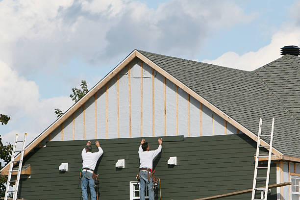 Professional Emergency Siding Repair technician working in Powhatan, VA